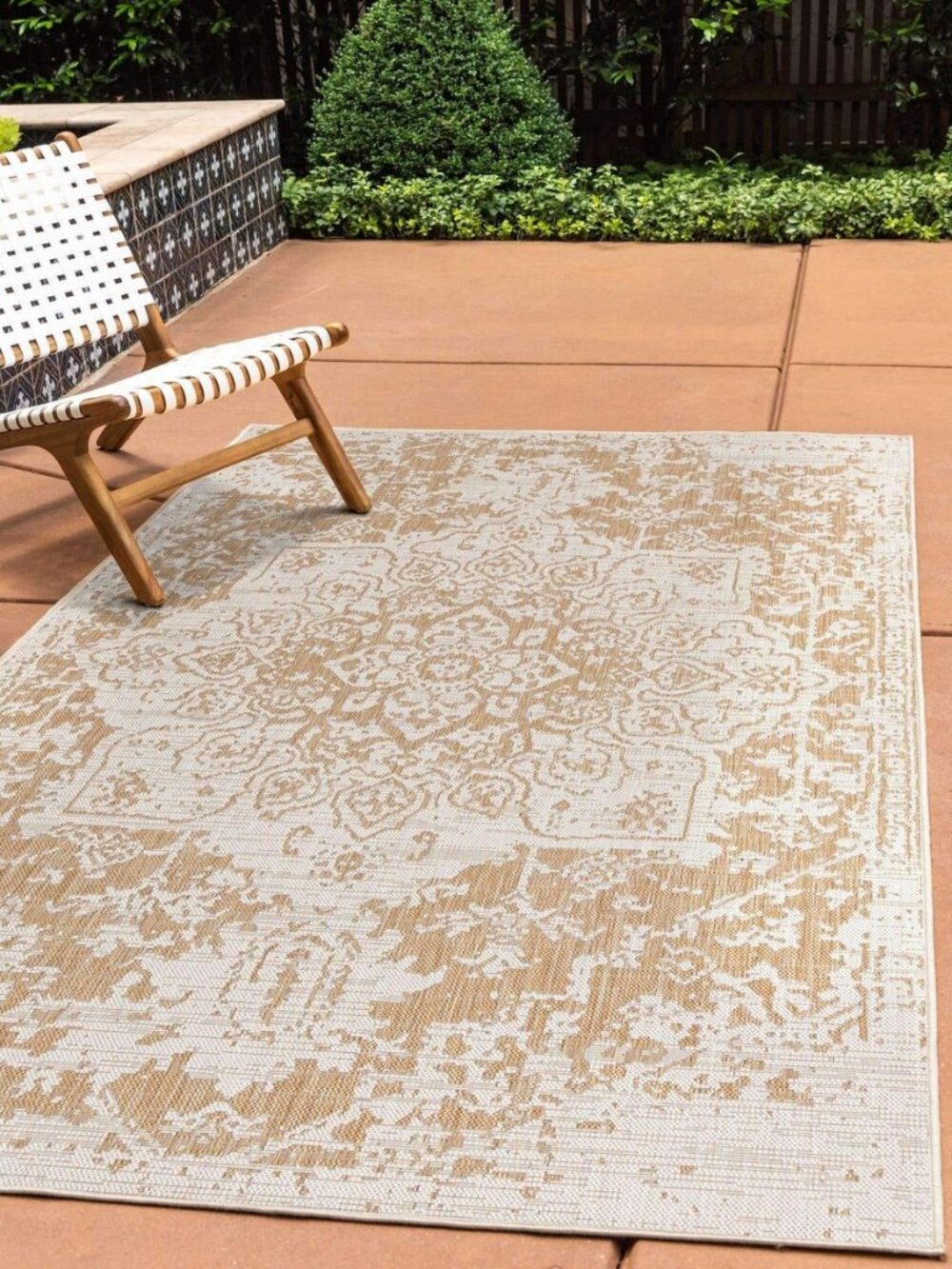 Outdoor Collection Area Rug - Dubai (4' 1" x 6' 1" Rectangle, Beige/ Brown)
